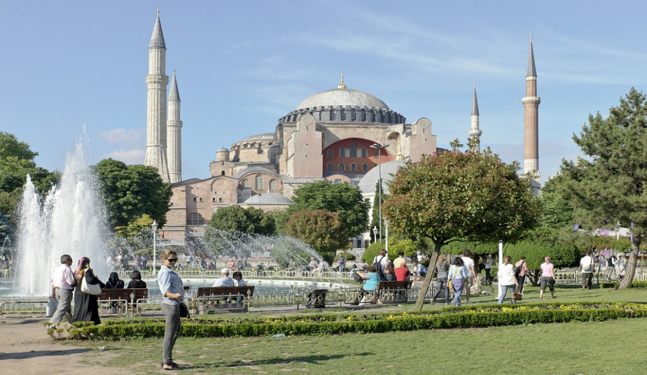 11 Day Tour Package Greece & Turkey.  Visit Santorin & Explore Istanbul