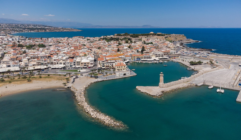 12-Day Private Tour: Athens, Delphi, Meteora, Santorini & Crete