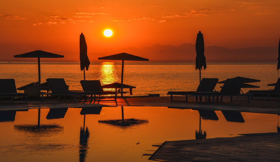 12 Day Luxury Holidays Greece visit Zakynthos, Kefalonia, Delphi, Meteora