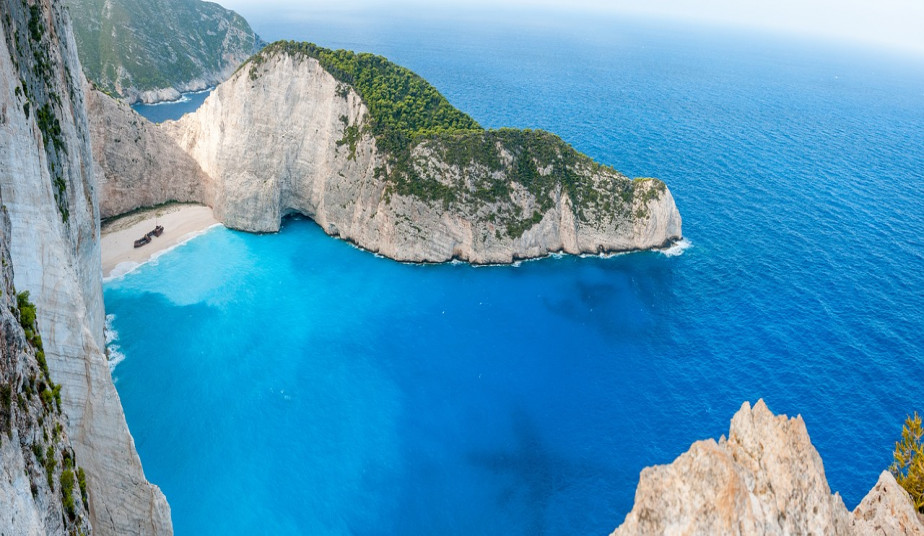 12 Day Luxury Holidays Greece visit Zakynthos, Kefalonia, Delphi, Meteora