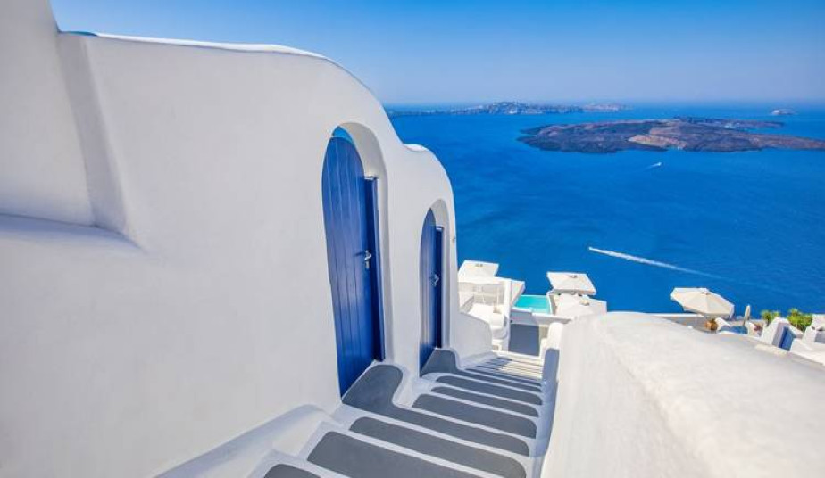 13 Day Group Tour at Ancient Greece, Santorini, Mykonos & Iconic Sites