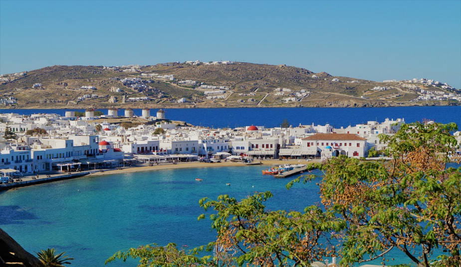 15 Day Greek Islands Hopping: Paros, Naxos, Mykonos, Santorini, Crete
