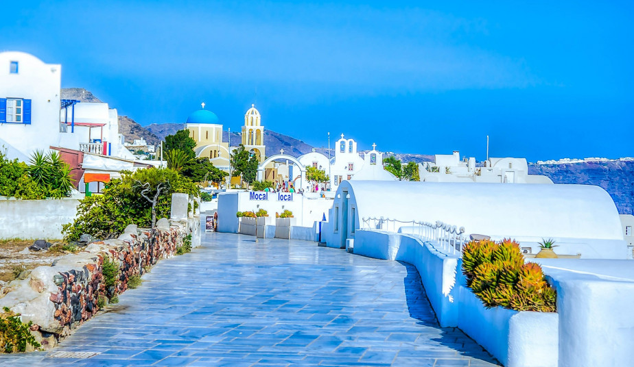 15 day Relaxing Holidays to Cyclades Islands, Milos, Mykonos, Santorini