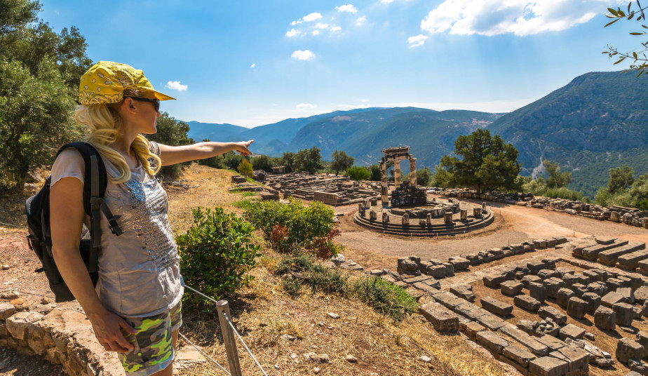 2 Day Private Heritage Tour of Delphi & Meteora and Enjoy a Trip of a Lifetime