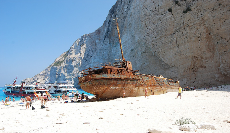 Group Cruise to Shipwreck, Blue-Caves & Xigia Beach in Zakynthos