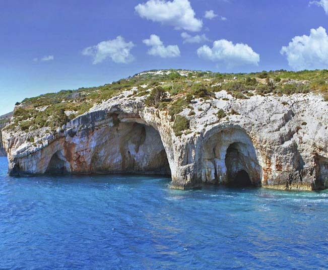 Group Cruise to Shipwreck, Blue-Caves & Xigia Beach in Zakynthos