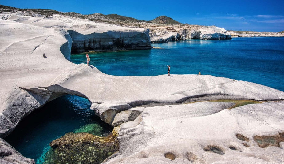 5-Day Private Tour: Must-See Greek Islands - Milos and Santorini Exploration