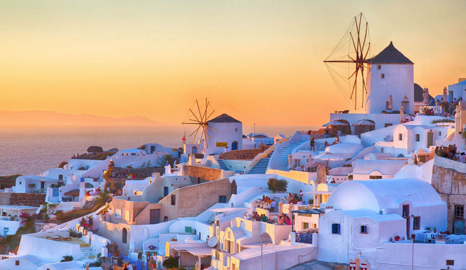 5 day Greek Island Hopping, Milos, Santorini, Mykonos & Tour in Delos