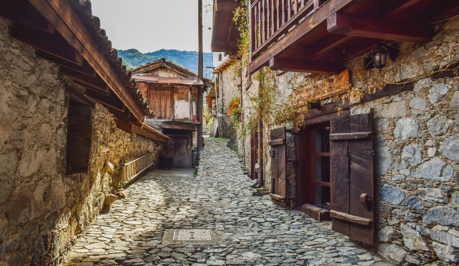 7-Day Northern Greece - Zagori, Metsovo & Pelion Adventure
