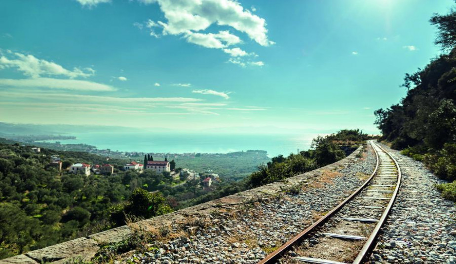6-Day Scenic Tour: Little Trains of Greece Meteora, Delphi, Kalavryta & Olympia