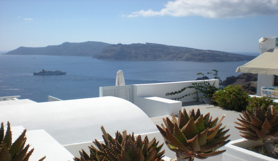 6 Day Self- Guided Tour to Santorini & Athens with Sunset Cruise to Oia
