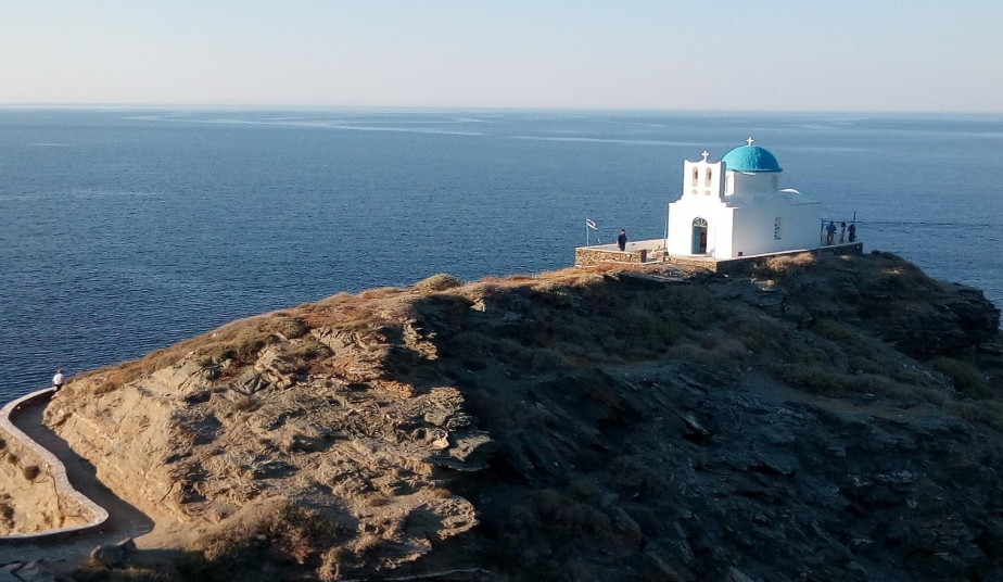 Explore Sifnos, Milos & Santorini: 8-Day Private Greek Islands Tour