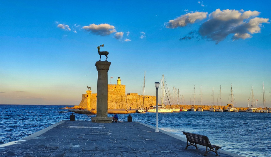 10 Day Private Tour Santorini, Crete, Rhodes a Cultural Immersion
