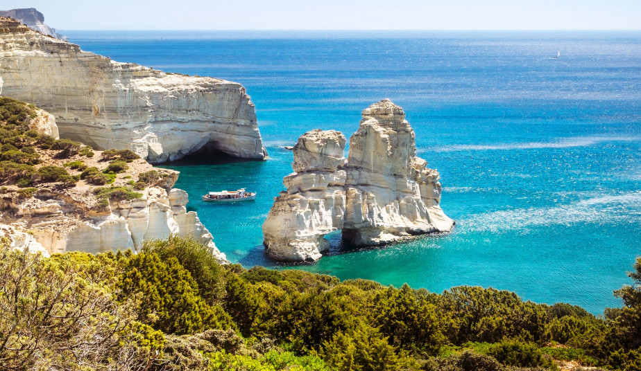 9-Day Greek Honeymoon Getaway: Santorini , Milos, Mykonos, Bliss Awaits!