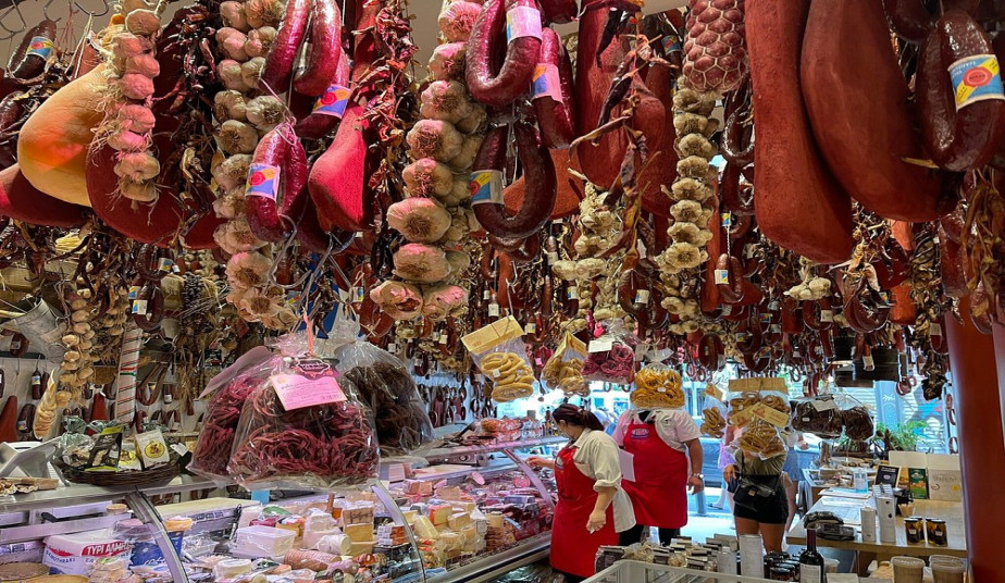 Athens Walking Gourmet Food Tour & Tasting in Authentic Greek Delicacies