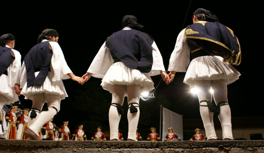 Enjoy the Magic of Athens by Night: Folk Show Dance & Traditional Dinner