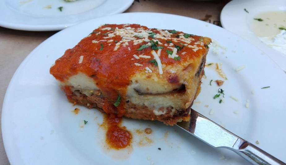 Walking Food & Wine Tasting Tour Athens with Traditional Greek Lunch