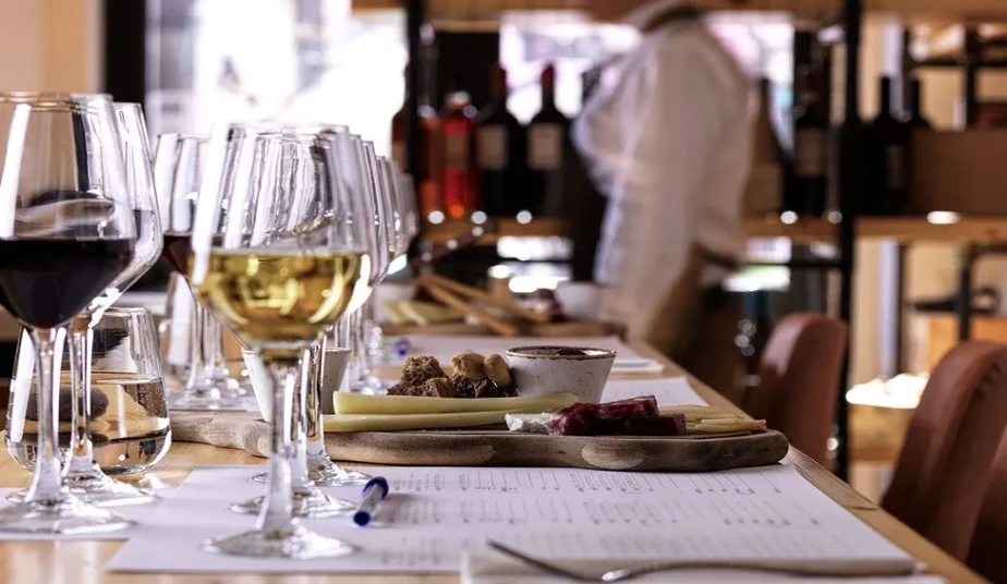 Walking Food & Wine Tasting Tour Athens with Traditional Greek Lunch