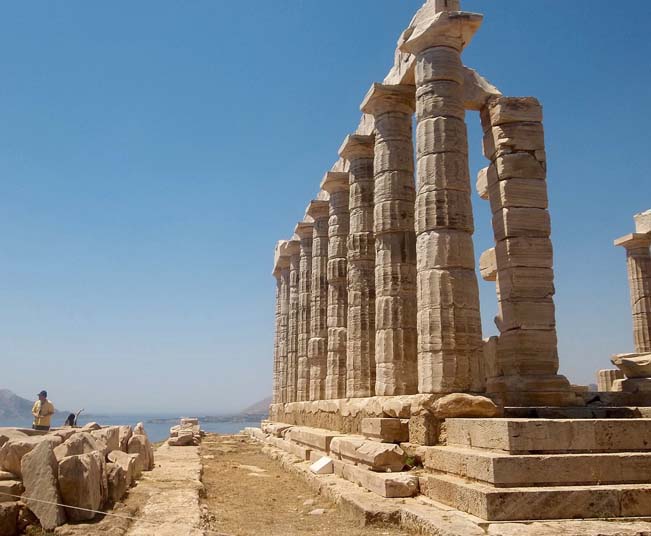 Group Tour in Cape Sounio to visit The Temple of God of Poseidon