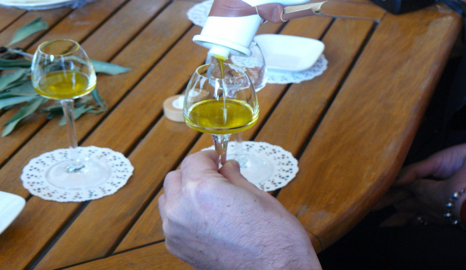 Private Tour in Corfu to Mon Repos Palace & Olive Oil Tasting