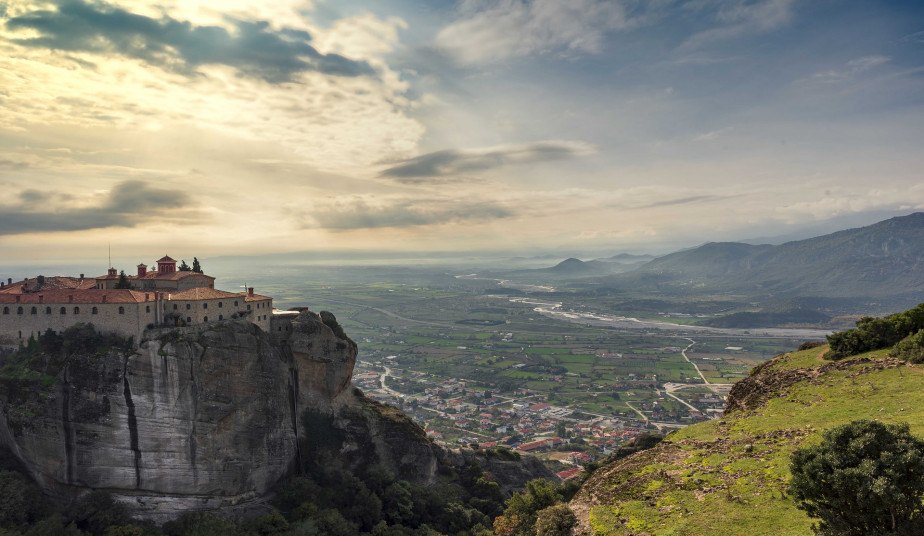Explore Meteora’s Breathtaking Monasteries - Private Tour from Athens