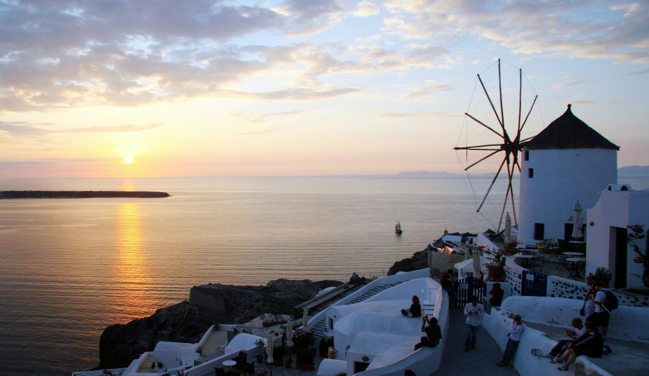 3-Day Private Greek Island Adventure: Mykonos & Santorini Highlights