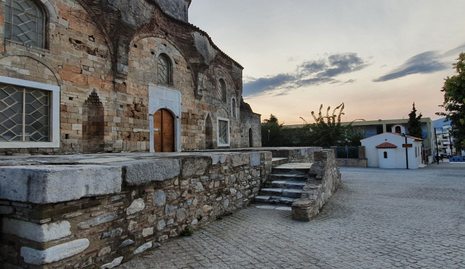 Discover Chalkis' Jewish Legacy: Private Tour to Community & Cemetery