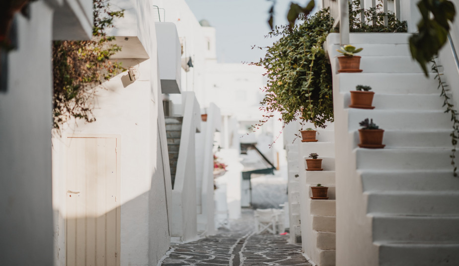Private Grand Circle Tour in Paros to Explore the Island's Top Highlights