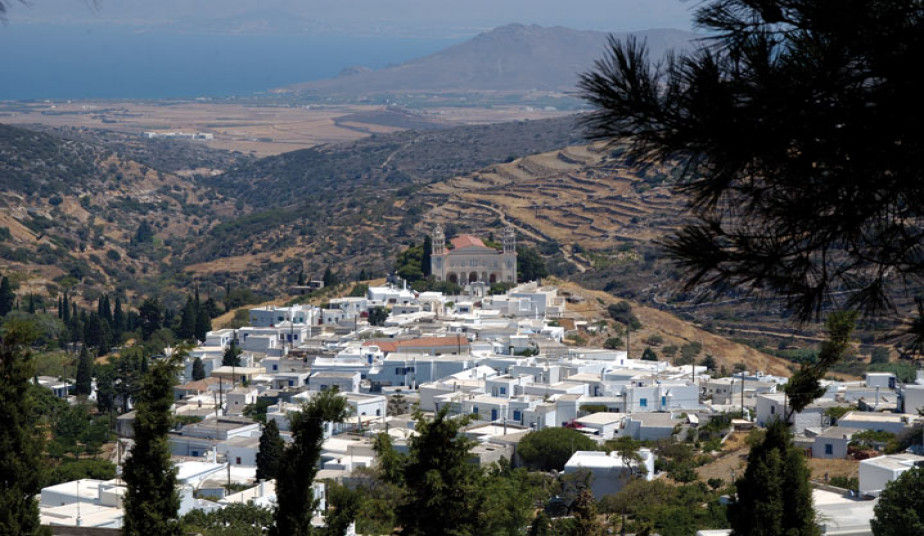 Private Grand Circle Tour in Paros to Explore the Island's Top Highlights