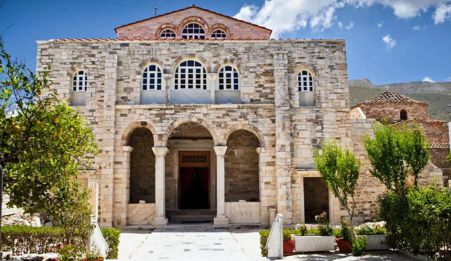 Private Grand Circle Tour in Paros to Explore the Island's Top Highlights