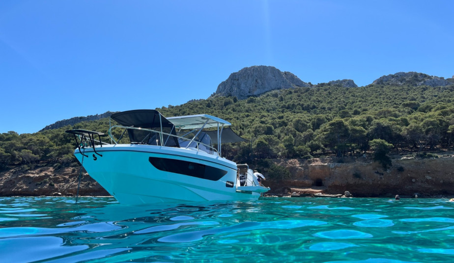 Private Day Cruise: Athens to Hydra and Dokos Islands with Skippered Boat