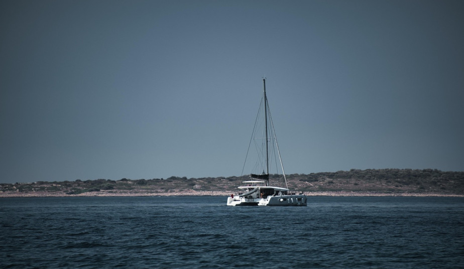 Semi-Private Cruise Naxos - Swim at the Southern Beaches of Naxos & Paros