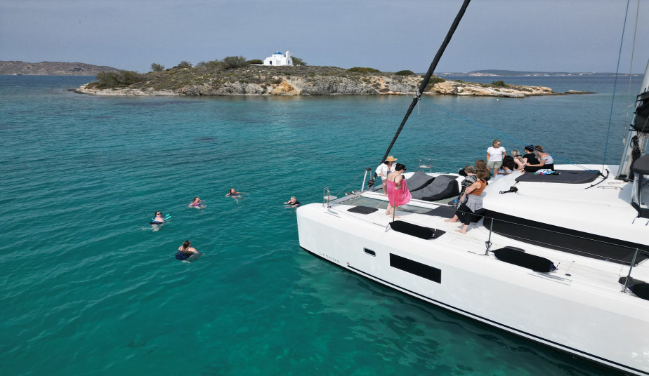 Semi-Private Cruise Naxos - Swim at the Southern Beaches of Naxos & Paros