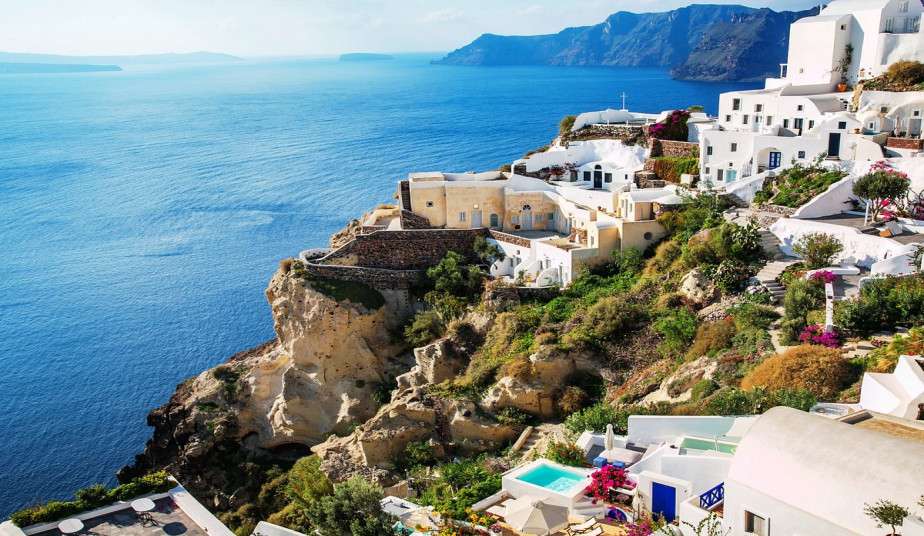 Semi Private Cruise to Caldera, Oia, Hot Springs, Swim at Red & White Beach