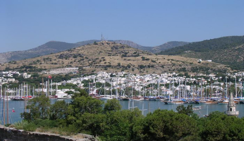 Bodrum Shore Excursion: St. Peter’s Castle, Amphitheater, Mausoleum