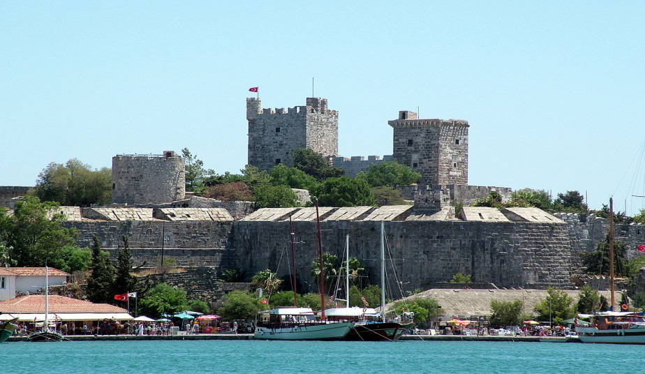 Bodrum Shore Excursion: St. Peter’s Castle, Amphitheater, Mausoleum