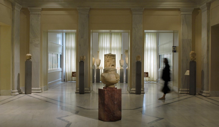 Athens Guided Walking Tour: Benaki Museum and Cycladic Museum