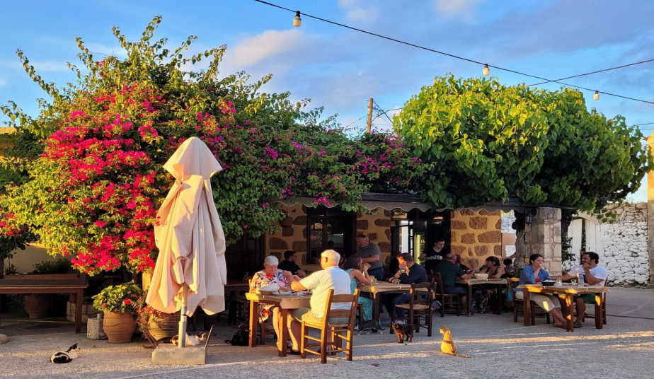 Chania: Monasteries & Vamos Village Tour with Traditional Cretan Lunch