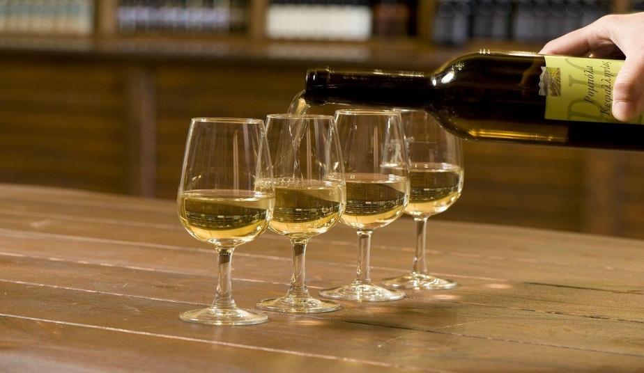 Cruise Excursion to Visit a Great Winery, Melisani Lake & Village of Agia Effimia