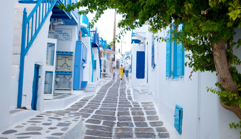 Discover the Charm of Mykonos on a Day Trip from Athens