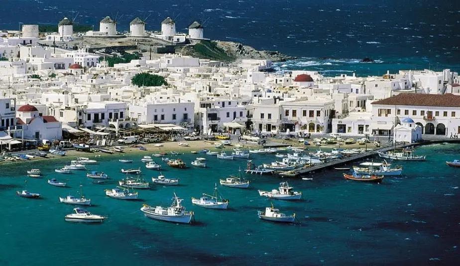 5-Day Mykonos & Santorini Luxury Getaway – Beaches, Nightlife & Iconic Sunsets