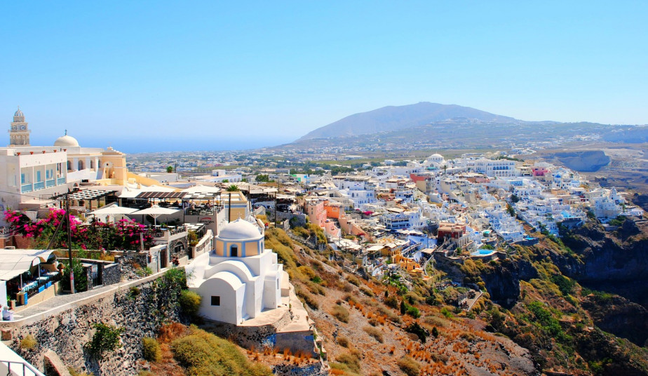 Guided Group Tour Santorini, Akrotiri, Villages, Sunset at Oia & Wine Tour