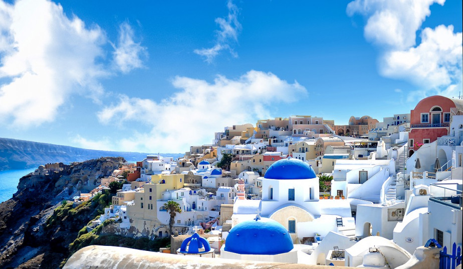 Private Shore Excursion in Santorini to the Top Highlights, Villages & Beaches