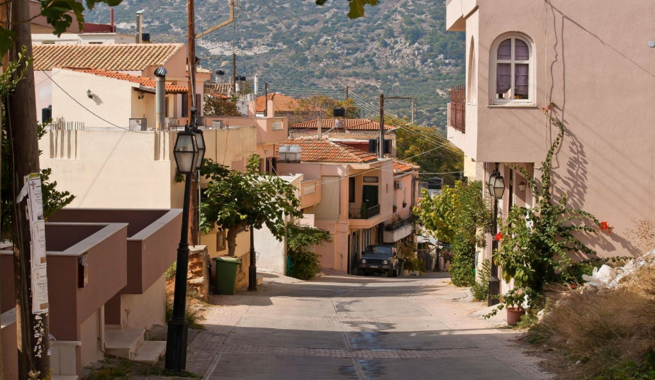 Heraklion: Guided Tour Knossos & Wine Tasting Tour at Archanes Village