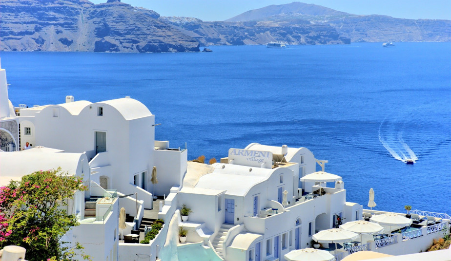 Santorini Caldera Hiking Tour: Fira to Oia with Stunning Views