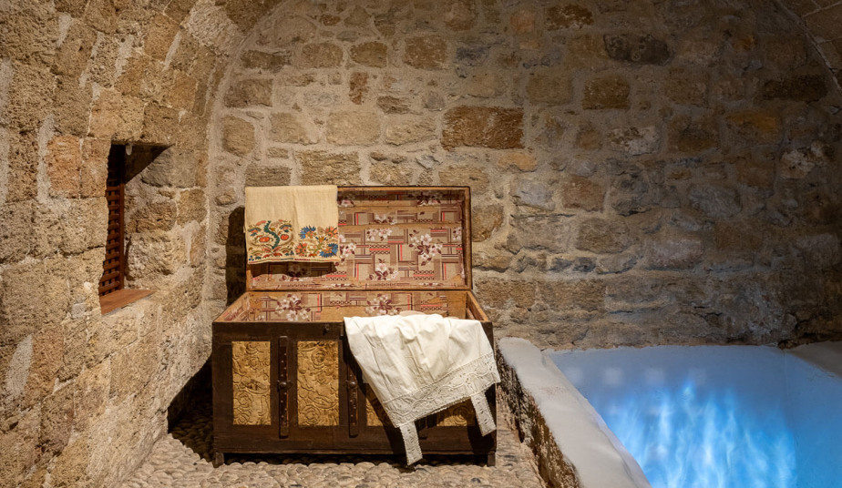 Private Jewish Heritage Walking Tour in Rhodes with Expert Guide