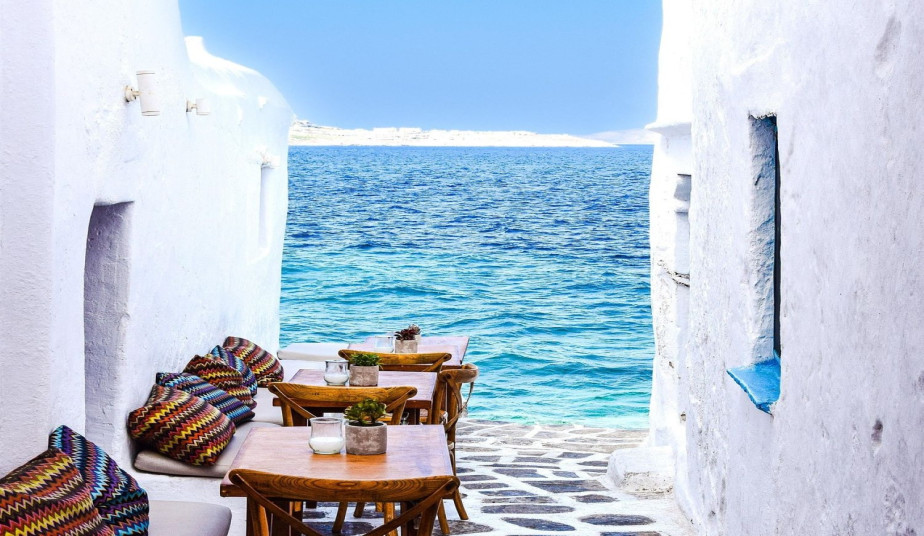 Walking Food Tasting Tour in Mykonos Town – Visit Windmills & Little Venice