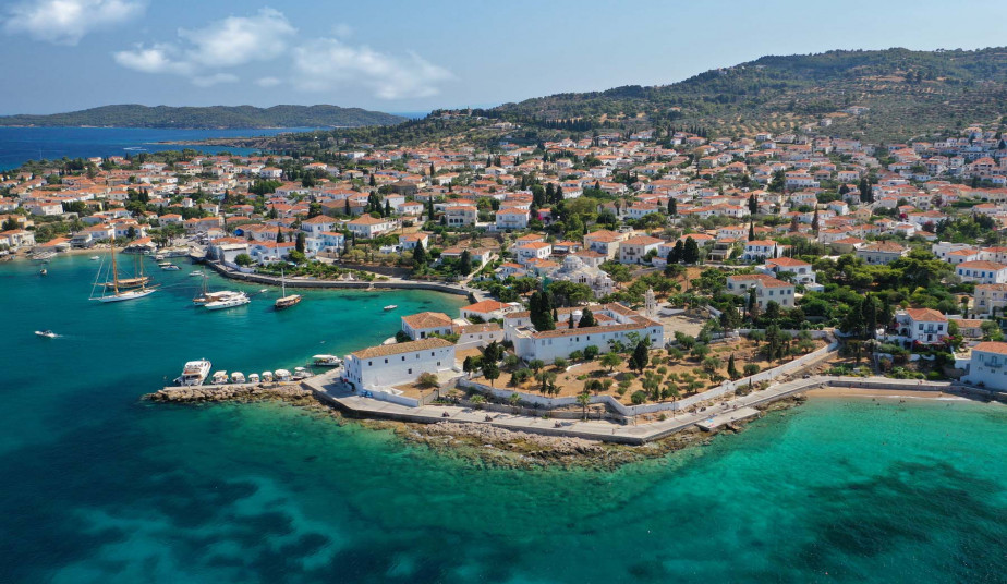 One Day Self Guided Tour to Spetses, Saronic Gulf's most Cosmopolitan Island