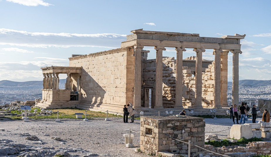 Guided Acropolis & Tailor-Made Sandals Experience – Monastiraki