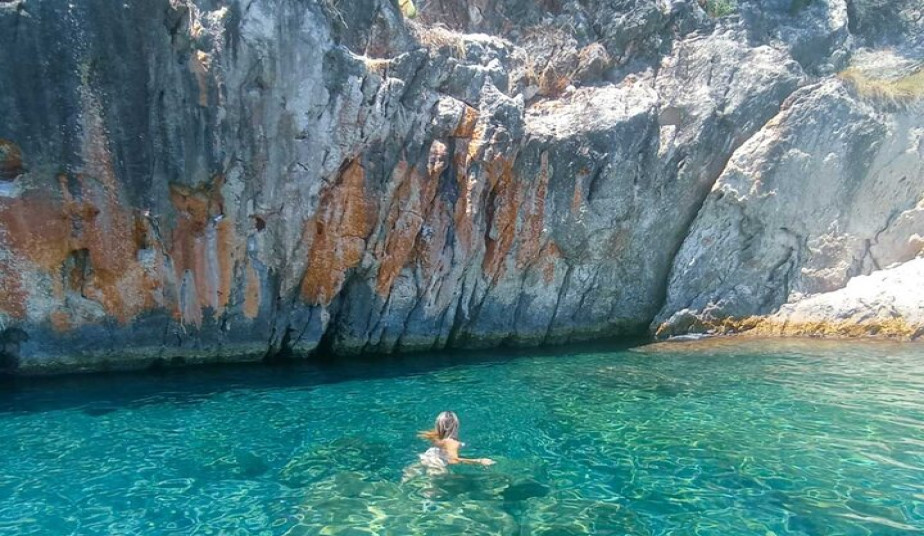 Private Cruise Corfu at Northeast Beaches, Caves & Vidos Island
